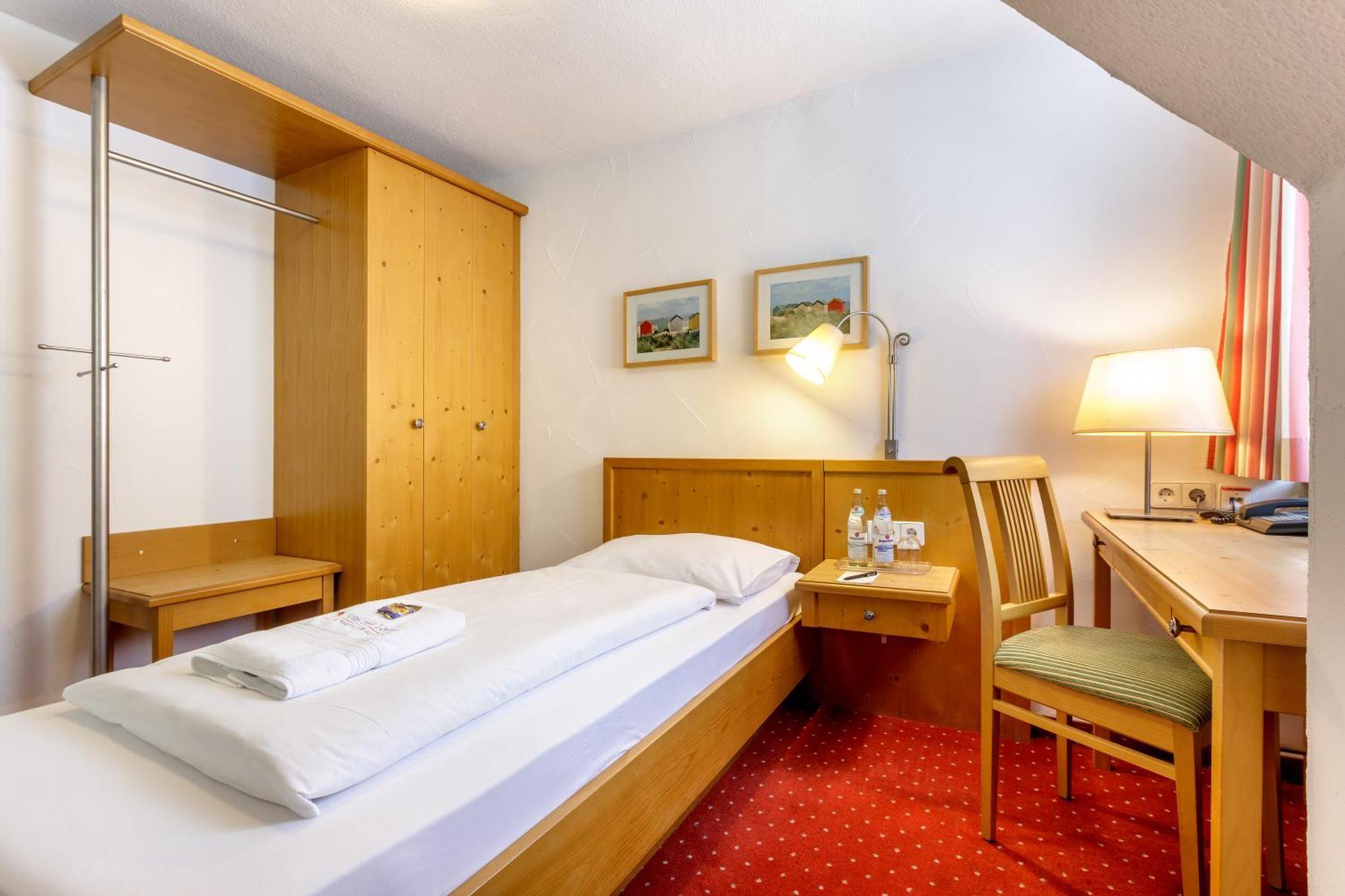 Hotel Zum Loewen Weissenhorn Luaran gambar