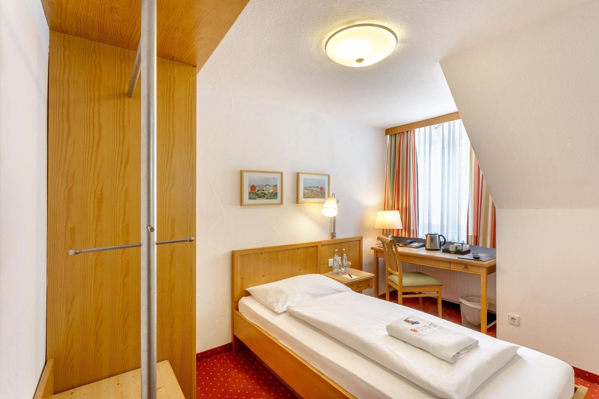 Hotel Zum Loewen Weissenhorn Luaran gambar