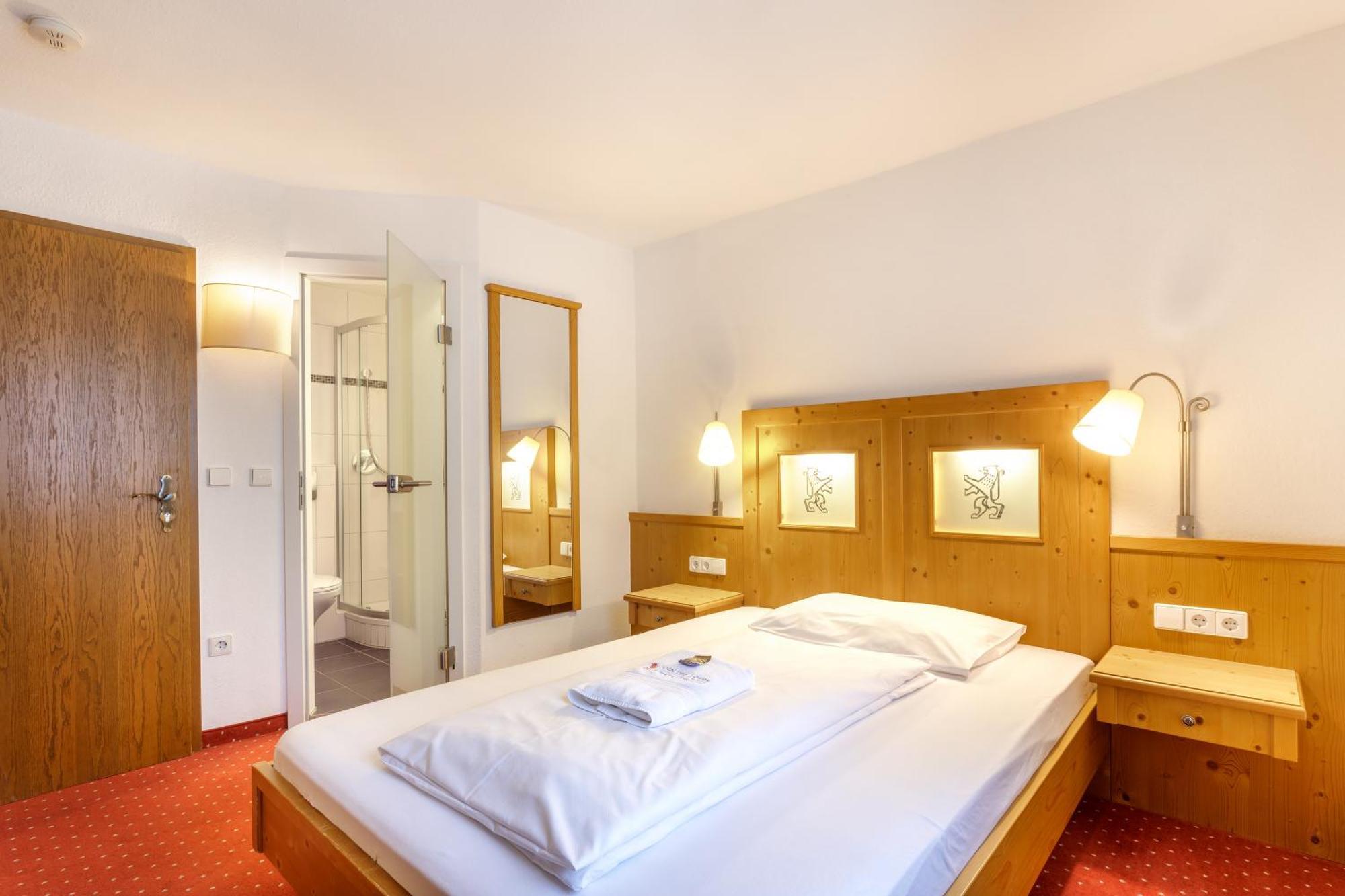 Hotel Zum Loewen Weissenhorn Luaran gambar