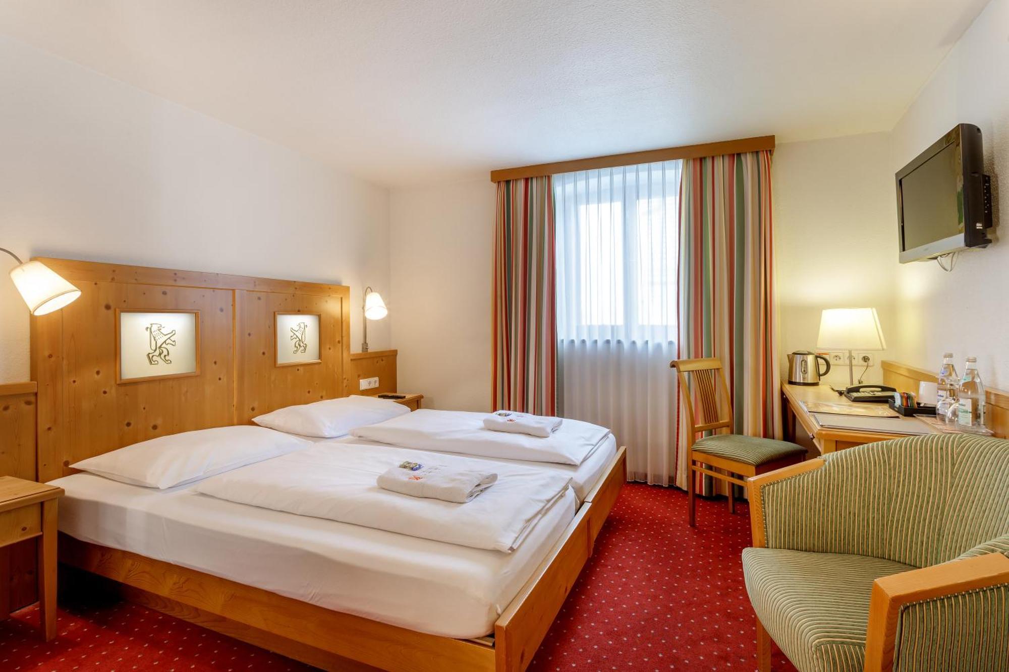 Hotel Zum Loewen Weissenhorn Luaran gambar