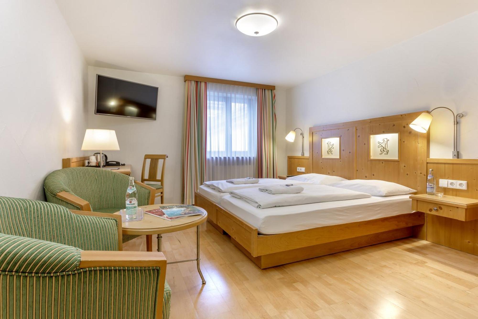 Hotel Zum Loewen Weissenhorn Luaran gambar